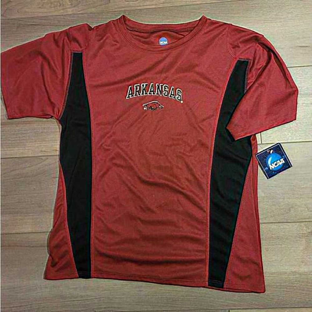 ‎NCAA Arkansas Razorback shirt